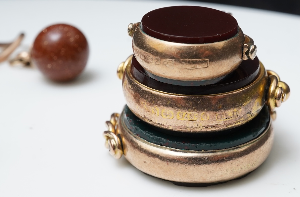 A collection of gold jewels and accessories, early 20th century